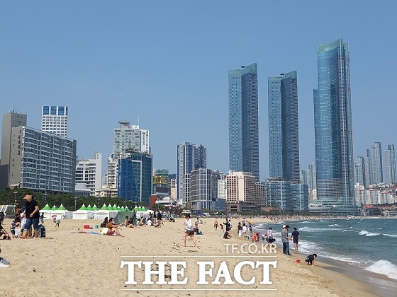 6일 오후 1시 부산 해운대해수욕장 풍경./부산=조탁만 기자.