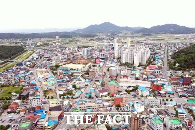 소상공인 카드수수료 지원사업 신청은 7일부터 30일까지 사업장소재지 읍・면사무소, 동주민센터에 방문하거나 팩스로 신청하면 된다. 방문 신청 시 필요한 서류는 사업자등록증 사본과 통장 사본이다. / 정읍시 제공