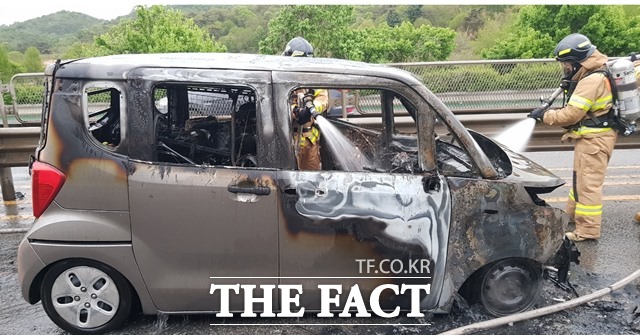 전북소방본부가 최근 10년간 여름철 화재 3879건을 대상별로 분석한 결과 차량화재는 662건으로 17.1%를 차지했다. /전북소방본부 제공