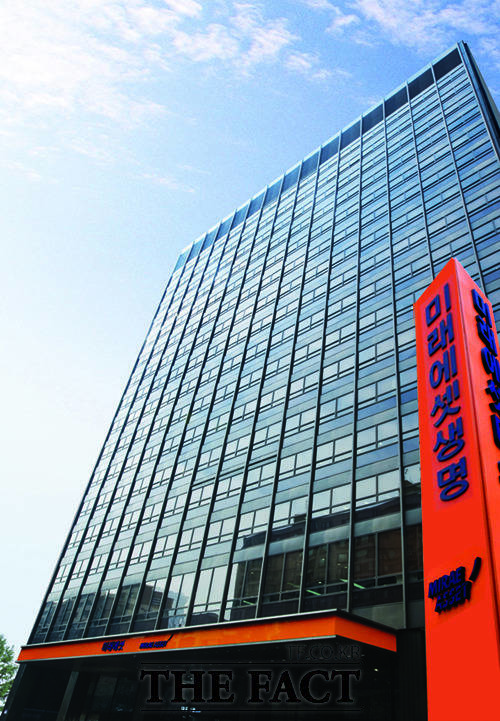 미래에셋생명이 9일 이사회를 열고 전환우선주(CPS) 액면 3000억 원 전량을 자기주식으로 취득하기로 의결했다. /미래에셋생명 제공