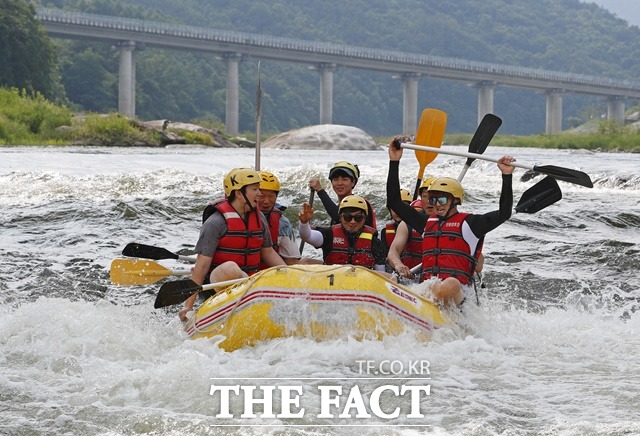 산청군 산청읍 경호강 래프팅 모습(자료사진)/산청군 제공