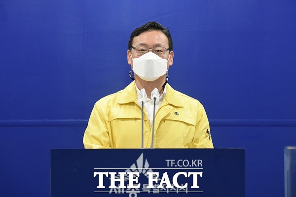 10일 김태오 세종시 건설교통국장이 정례 브리핑을 하고 있다. /세종시 제공