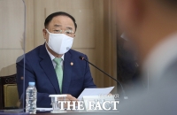  홍남기 부총리 '2030년까지 자동차 부품사 1000곳 미래차로 전환'
