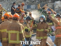  경찰, '5층 건물 붕괴 사고' 철거업체 압수수색·1명 입건