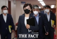  국무회의 참석하는 전현희 권익위원장 [포토]