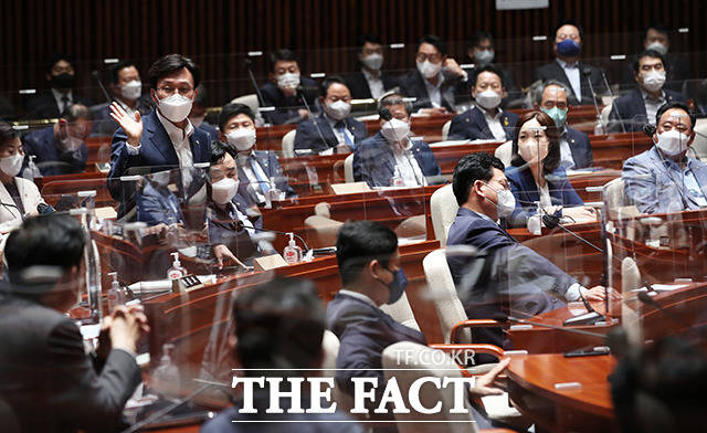 의사진행발언하는 김민석 더불어민주당 의원이