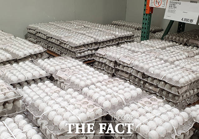 정부가 계란 가격 안정을 위해 올해 말까지 수입 계란에 대한 무관세를 적용한다. /남용희 기자