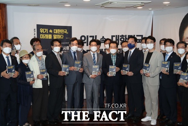 양승조 충남지사 출판기념회에는 정세균 전 총리, 이낙연 전 당대표, 김두관 국회의원, 박용진 국회의원 등이 참석했다. / 양승조 지사 경선 캠프 제공