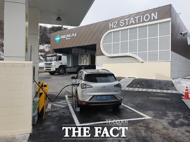 제천 수소충전소. 충북도가 수소충전소 확충에 속도를 내고 있다. 도는 현재 수소충전소 8곳을 운영 중인데, 이는 전국 17개 시‧도 중 세 번째로 많다. / 충북도 제공