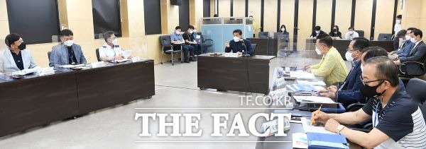 22일 안산시는 경찰 등이 참석한 가운데 어린이 보호구역 시설물 유지관리 실태에 대한 성과 감사 결과 보고회를 개최했다./안산시 제공