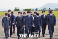  국민의힘 당대표 제주방문...4.3 평화공원 위령탑 참배[TF포토]