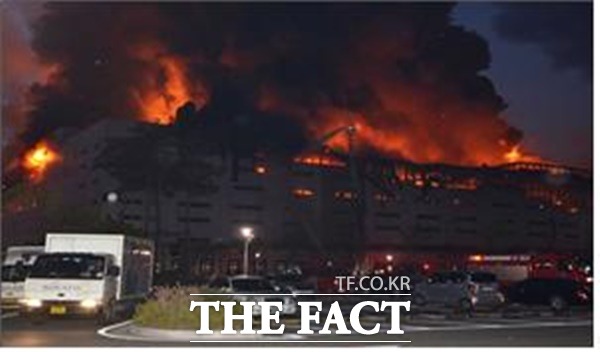 지난17일 발생한 이천시 쿠팡물류센터 화재/안산소방서제공