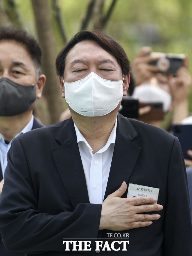 윤석열 전 검찰총장은 자신의 정치 선언 장소로 매헌 윤봉길 기념관을 고른 이유를 밝혔다. 지난 9일 우당 이회영 선생 기념관 개관식에 참석한 윤 전 총장. /이동률 기자