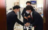  이준석, 김오수 예방 자리에서 '공수처 국민에게 불편함 없어야...' [TF사진관]