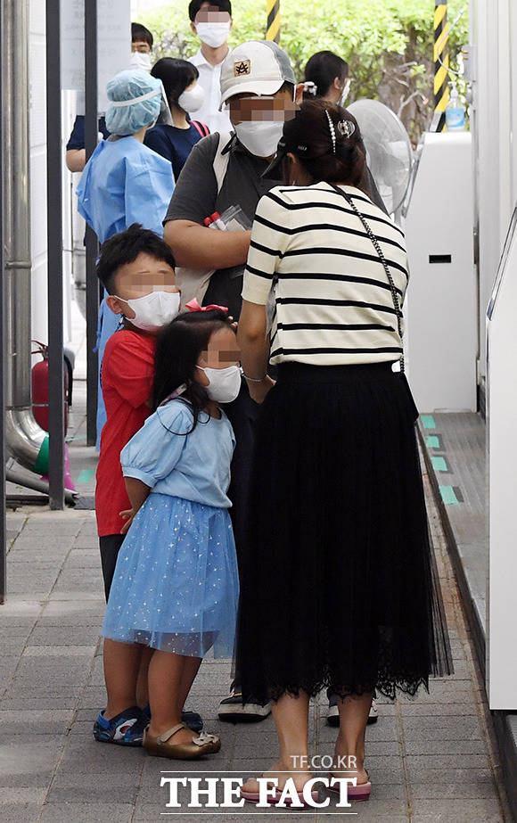 고양시의 코로나19 확산세가 꺽이지 않고 있어 방역당국이 긴장하고 있다./임영무 기자