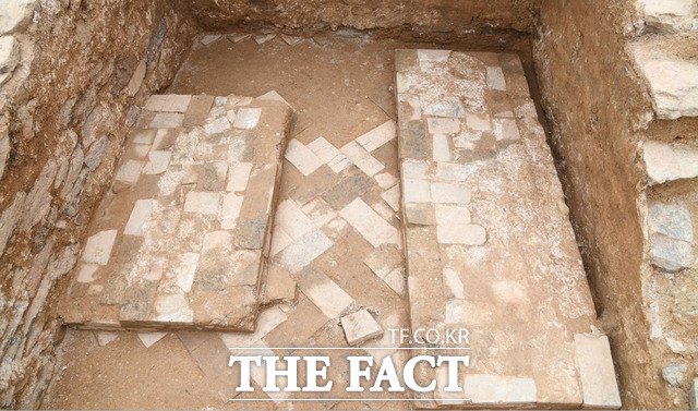 공주시가 송산리고분군에서 왕릉급 고분 29호분을 재확인 했다./공주시 제공