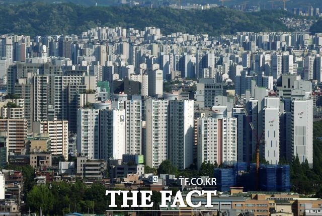 이달 서울 아파트(주상복합 포함)의 평균 낙찰가율이 119%를 기록하면서 역대 최고치가 4개월째 경신되고 있다. /이선화 기자