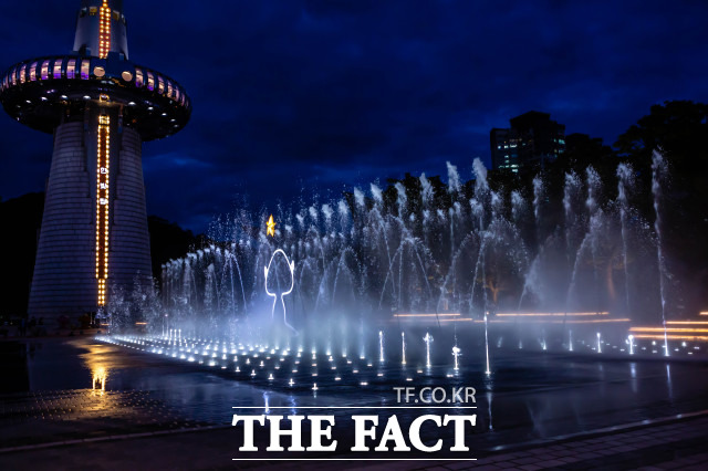 대전마케팅공사는 오는 7월 3일부터 엑스포과학공원 한빛탑 미디어파사드와 음악분수의 주말 운영을 재개한다 / 대전마케팅공사 제공