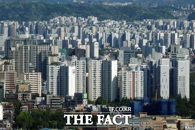 1일 한국부동산원이 발표한 자료에 따르면 지난달 넷째 주 전국 아파트 매매가는 0.27%, 수도권은 0.35% 상승했다. /이선화 기자