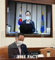  '서울-세종' 화상 연결로 개최된 국정현안점검조정회의 [TF사진관]