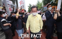  민노총 앞에서 발길 돌리는 김부겸 국무총리 [포토]