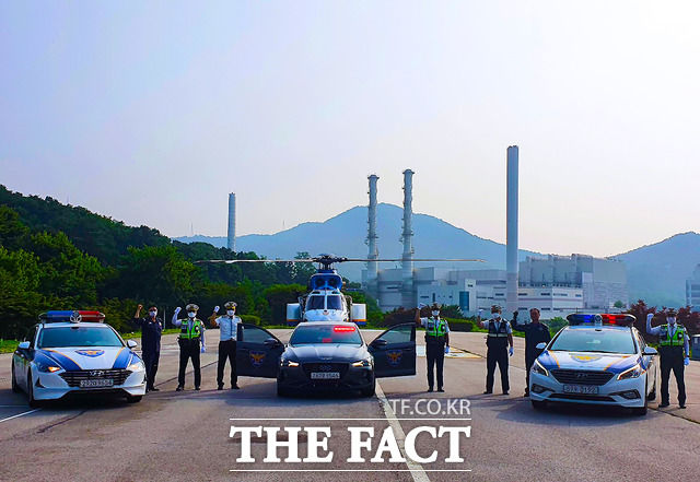 경기북부경찰청 경찰 헬기, 암행.교통순찰차량이 고속도로 교통사고유발행위 단속을 위해 준비하고 있다. /경기북부경찰청 제공