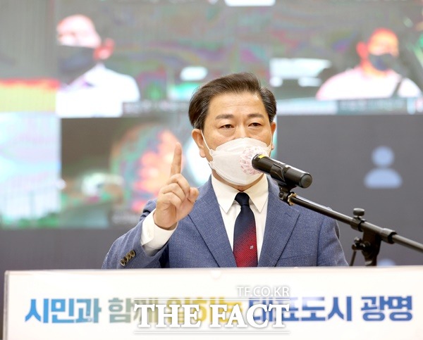 박시장은  5일 오후 시청 대회의실에서 민선7기 취임 3주년 기자회견을 갖고 지난 3년간의 성과와 향후 계획을 밝혔다./광명시제공