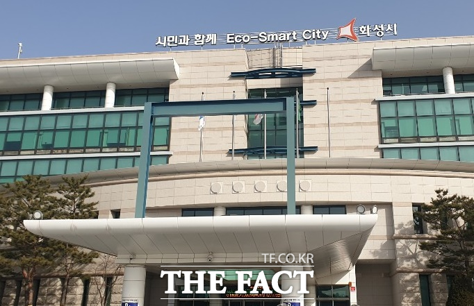 화성시가 하절기 복지사각지대 집중 발굴기간’으로 정하고 취약계층 돕기에 나섰다./화성시 제공