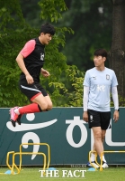  김민재, '더 높이 뛰어' [포토]