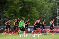  몸 푸는 올림픽 축구대표팀 선수들 [포토]