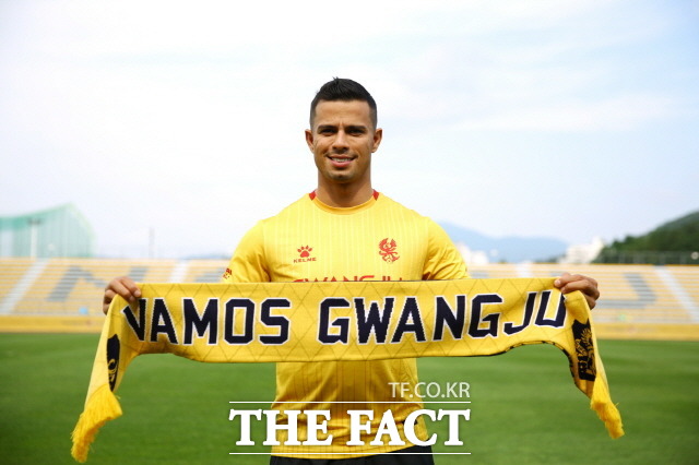 프로축구 광주FC가 K리그 득점왕 출신 공격수 조나탄을 영입했다./광주FC 제공