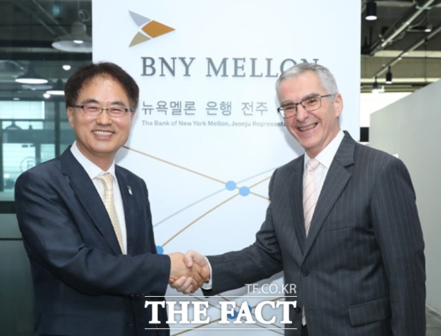 국민연금공단이 지난 4월 해외 수탁기관 선정에 관한 공고문을 공단 홈페이지에 게시한 이후, 제안서 접수와 심사 과정 등을 거쳐 우선협상대상자로 1순위에 ‘스테이트 스트리트 은행을 선정했다. /국민연금공단 제공