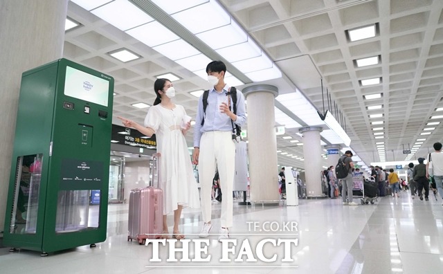 SK텔레콤이 제주에서 무인 다회용컵 회수기를 운영한다. /SK텔레콤 제공