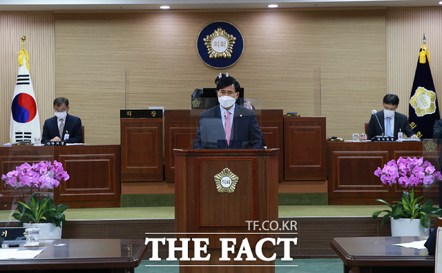 청양군의회 나인찬 의원이 제 274회 임시회에서 5분 발언을 통해 군민 모두에게 재난기본소득지원금을 지급하자고 제안했다./청양군의회 제공