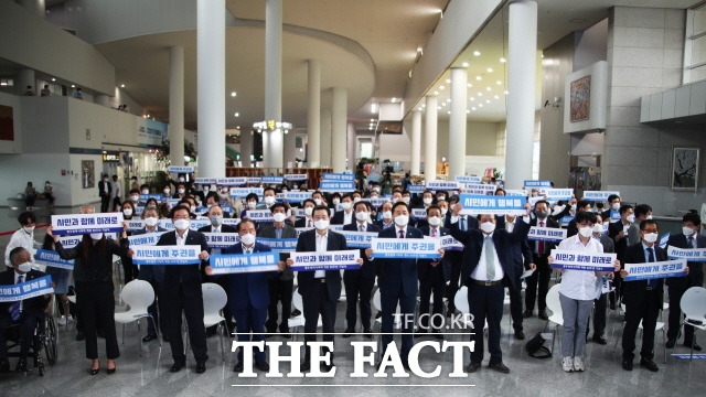 광주광역시의회 개원 30주년을 맞아 시민과 함께 자축하고 새로운 지방자치시대를 열기 위한 비전선포식이 7일 오후 시의회 청사에서 개최됐다./광주=문승용 기자