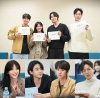  김유정X안효섭 '홍천기', 생동감 넘치는 대본 리딩 공개