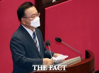  김부겸, 재난지원금 '소득 하위 80%' 지급 '못 받는 분들께 죄송' [TF사진관]