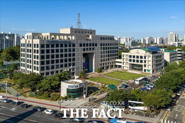 고위 공무원 A 씨가 김영란법 위반 혐의로 적발된 부평구청 전경./부평구청 제공