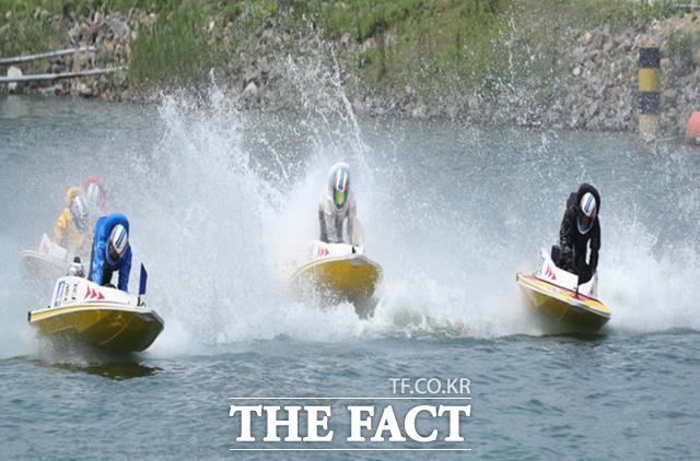 경정의 승패를 좌우하는데 있어 모터가 차지하는 비중은 절대적이다. 최근 9경주 모터 착순점을 기준으로 가장 우수한 성적을 내고 있는 모터 톱3를 살펴본다./기금조성총괄본부 제공