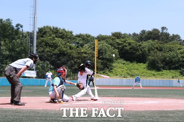 또한, 대회 기간 중 울진군은 야구 열기로 뜨겁게 달아올랐으며, 관계자들의 헌신적인 경기 운영과 자원봉사자들의 따뜻한 손길 그리고 위생업소의 질 높은 서비스가 더해져 대회를 성공적으로 마무리 지을 수 있었다./울진군제공