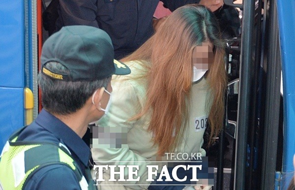 검찰은 13일 대구지법 김천지원 형사2단독 서청운 판사 심리로 열린 이 사건 결심공판에서 미성년자 약취 및 사체은닉미수 혐의로 구속 기소된 석모(48·여)씨에게 징역 13년을 구형했다. /뉴시스