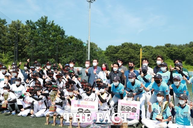 울진군이 주최한 2021 전국 여자야구대회가 죽변 야구장 등 2개 구장에서 지난 3일부터 주말 4일간의 대장정을 마치고 11일에 성황리에 막을 내렸다. /울진군제공