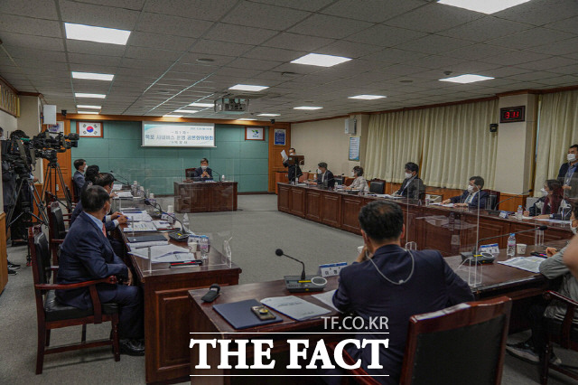 지역내 관심이 집중된 가운데 지난 5월25일 열린 목포시내버스운영 제1차 공론화회의. /목포시 제공