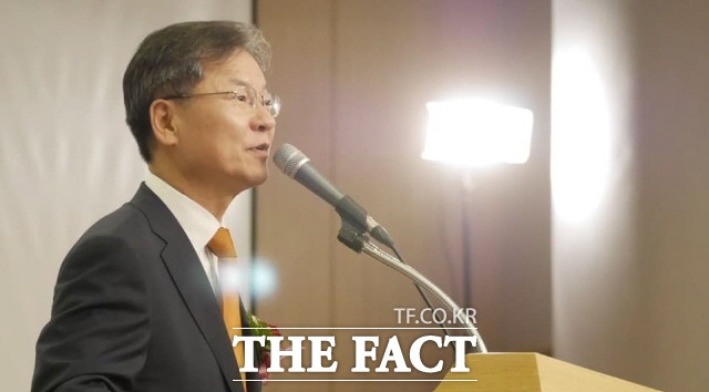 천정배 전 의원(민생당)이 오는 15일 호남민심센터를 개소한다. 천 전 의원은 민심센터를 거점으로 광주와 호남의 발전을 위한 정책 비전의 대선 공약화를 위한 범시민운동을 펼쳐나갈 계획이다./천정배 페이스북 캡처