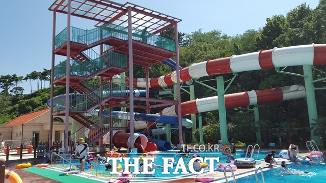 생태·휴양섬 하동 대도 파라다이스 워터파크가 16일 개장한다./하동군 제공(자료사진)