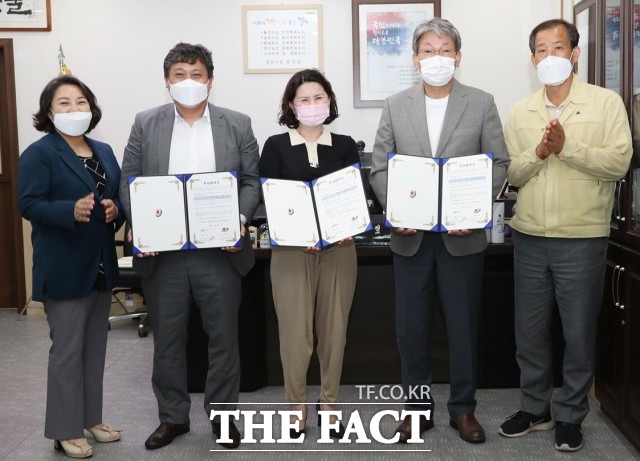 권경환 ㈜덴하우스 대표는 “기업인들에겐 지금의 현실이 굉장히 어려운 시기인 만큼 각고의 노력이 필요하다”며 “정읍시에서 많은 기업이 모범적으로 성장할 수 있도록 많은 관심을 가져주시기를 당부드린다”고 말했다./ 정읍시 제공