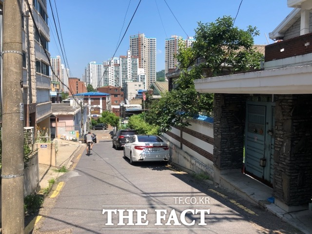 18일 업계에 따르면 서울 서대문구 북가좌6구역은 시공사 입찰을 마감, 재건축 정비사업을 추진하고 있다. 사진은 북가좌6구역 일대. /최승현 인턴기자
