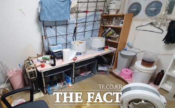 A씨는 지난 4월부터 최근까지 경북 구미에 있는 원룸 2개를 빌린 뒤 환풍시설과 각종 제조 기구를 설치해 놓고 필로폰 1㎏을 제조한 혐의를 받고 있다. /부산경찰청 제공.