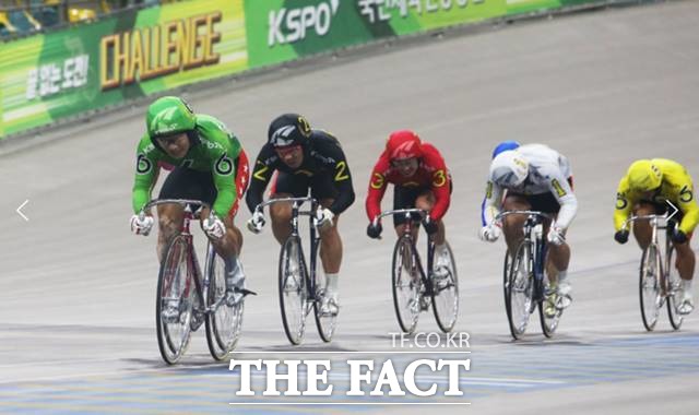 괴물 임재빈이 특선급 돌풍의 중심으로 떠오르고 있다. 사진은 광명 스피돔에서 결승점을 향해 달리는 경륜 선수들./기금조성총괄본부 제공
