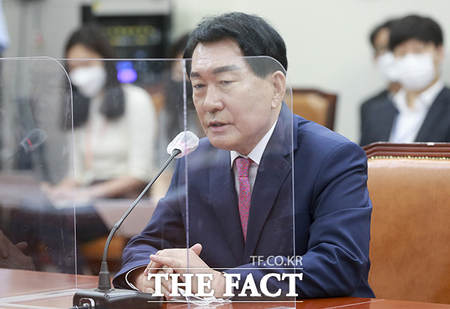 대선 출마를 선언한 안상수 전 인천시장이 20일 오후 서울 여의도 국회에서 열린 국민의힘 대선예비후보 접수자 면접에서 모두발언을 하고 있다. /국회=이선화 기자